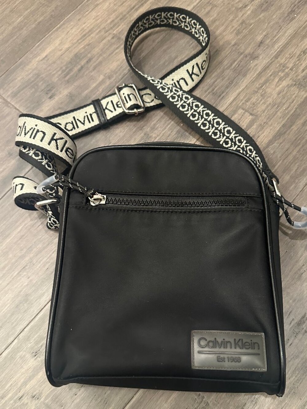 Calvin Klein  Crossbody Bag Purse Black Nylon Top Zip
